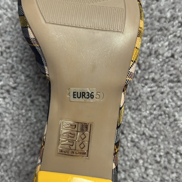 NWOT SHEIN Yellow and Navy Plaid Kitten Heels - Size 5.5 / 6 - Picture 6 of 6